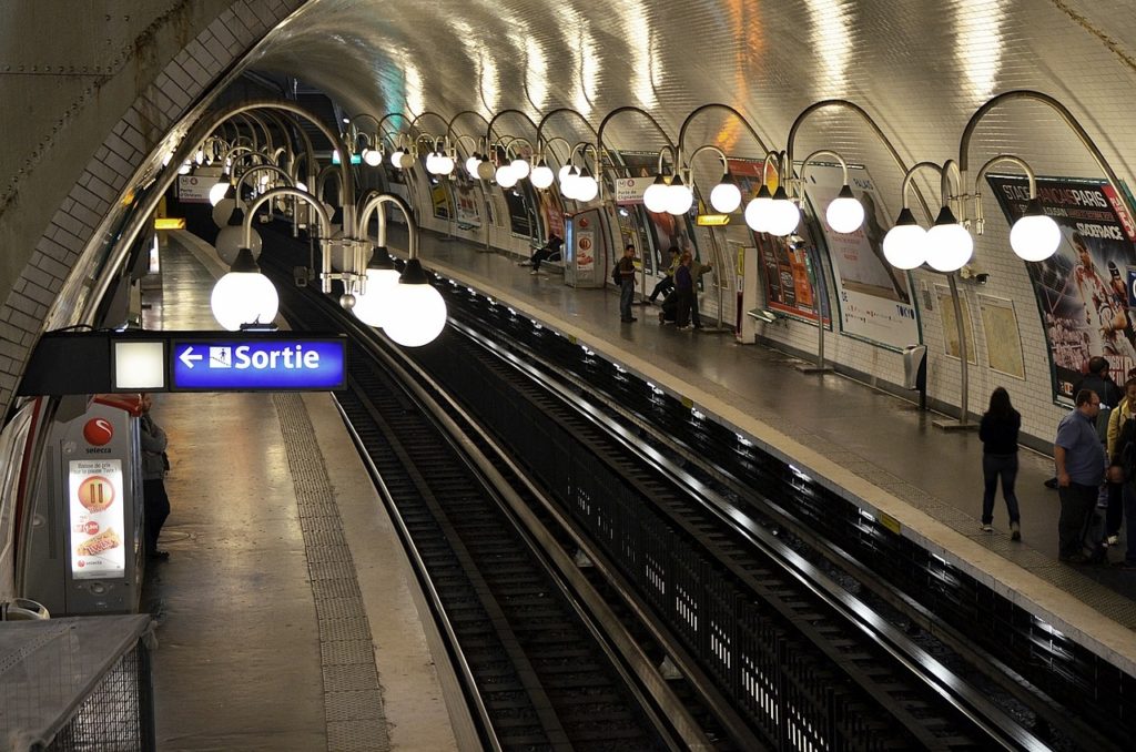 Métro et RER A : 20 min de Paris et de la Défense