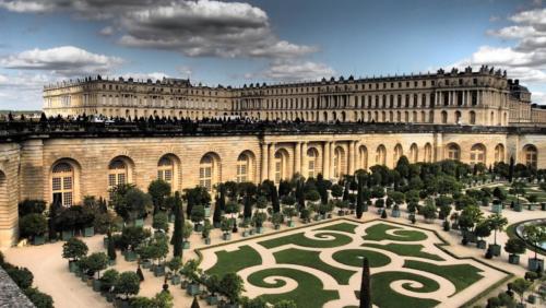 Versailles Castle close to Saint-Germain-En-Laye